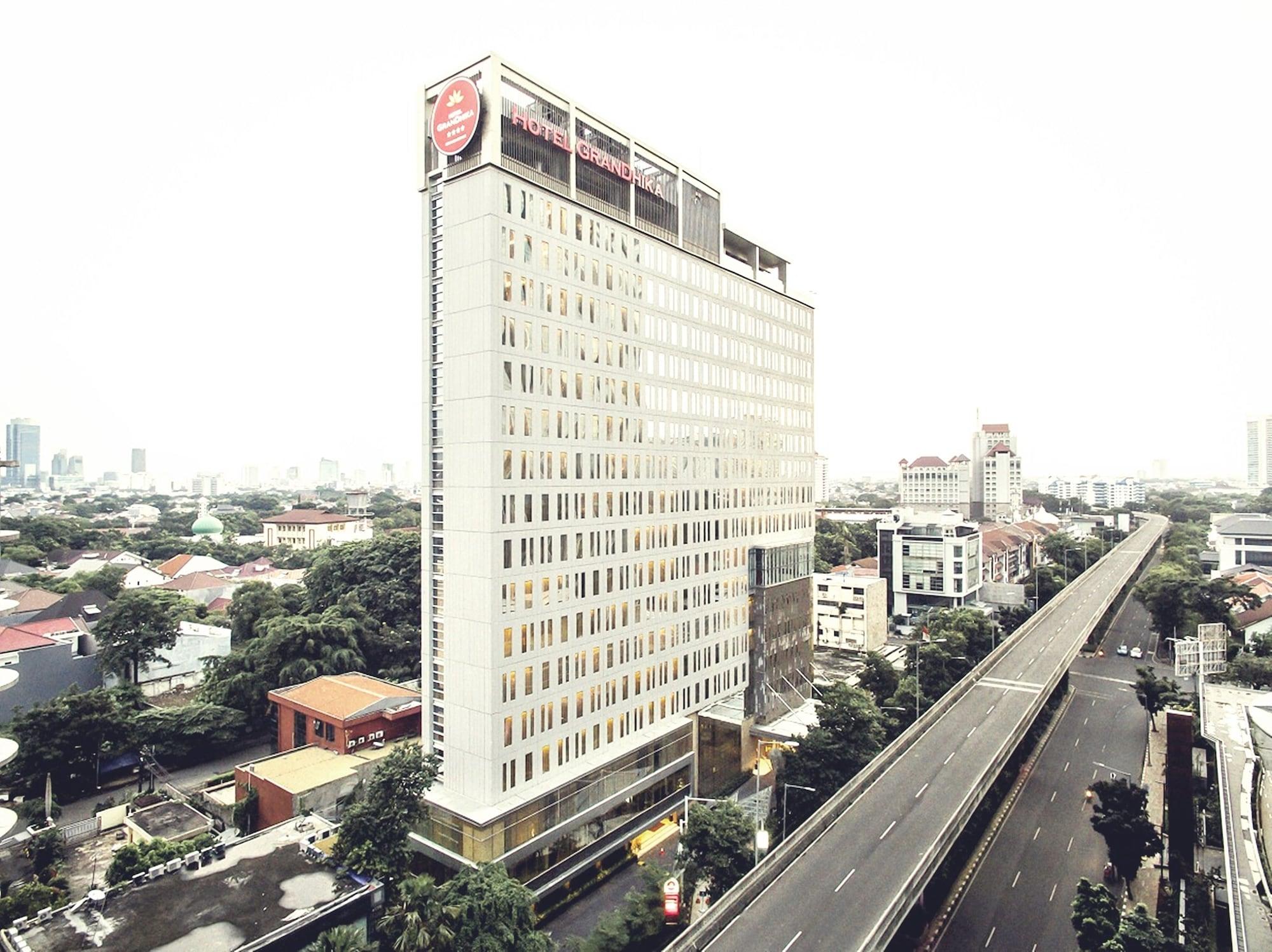 Hotel Grandhika Iskandarsyah Jacarta Exterior foto