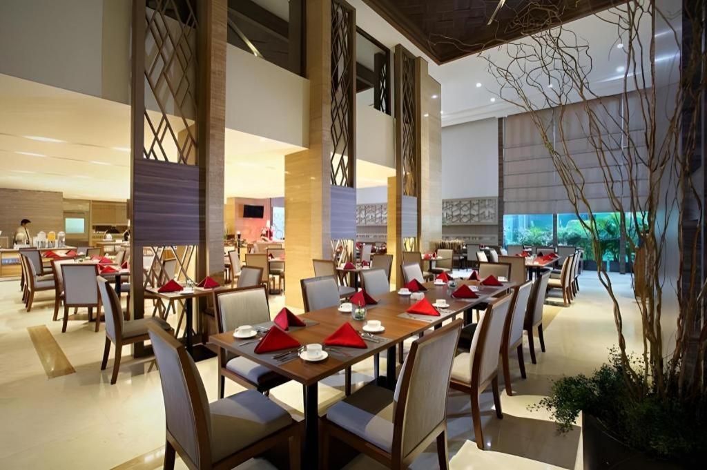 Hotel Grandhika Iskandarsyah Jacarta Exterior foto