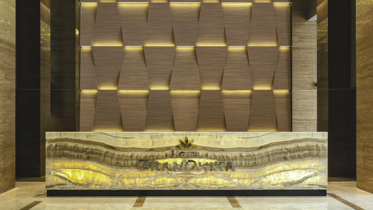 Hotel Grandhika Iskandarsyah Jacarta Exterior foto