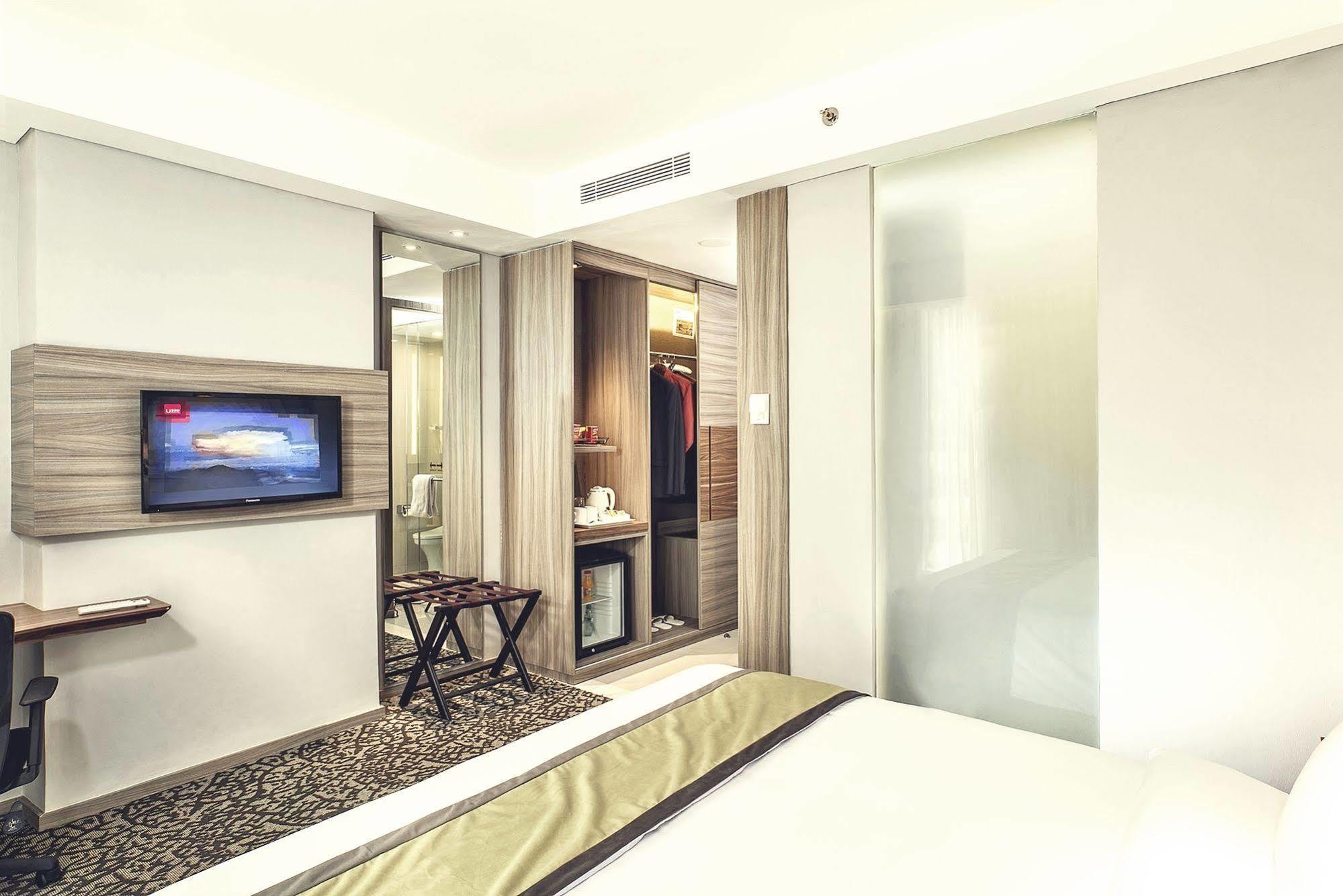 Hotel Grandhika Iskandarsyah Jacarta Exterior foto