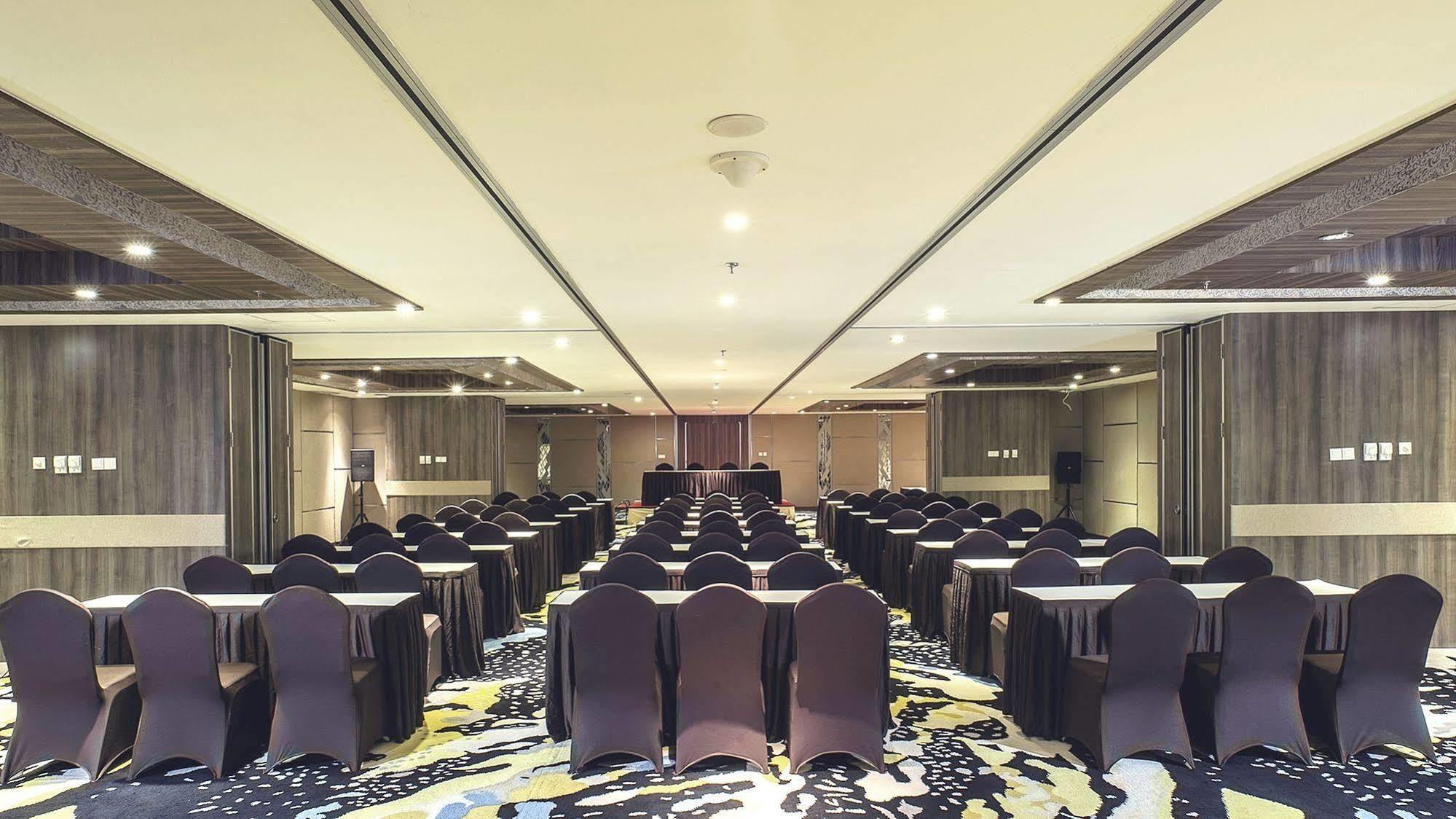 Hotel Grandhika Iskandarsyah Jacarta Exterior foto