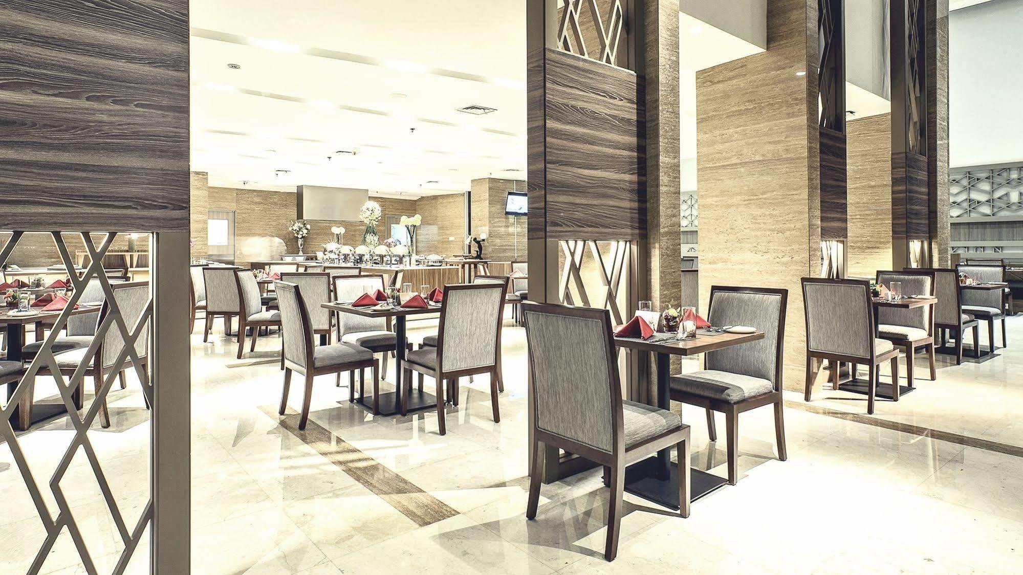 Hotel Grandhika Iskandarsyah Jacarta Exterior foto